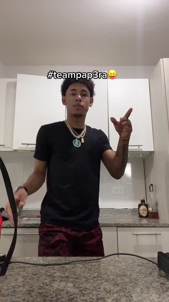 7211236425952529670