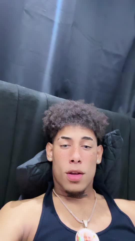 7252876386497580293