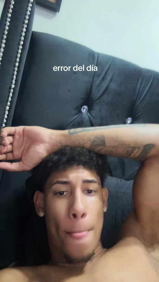 7285127798434319622
